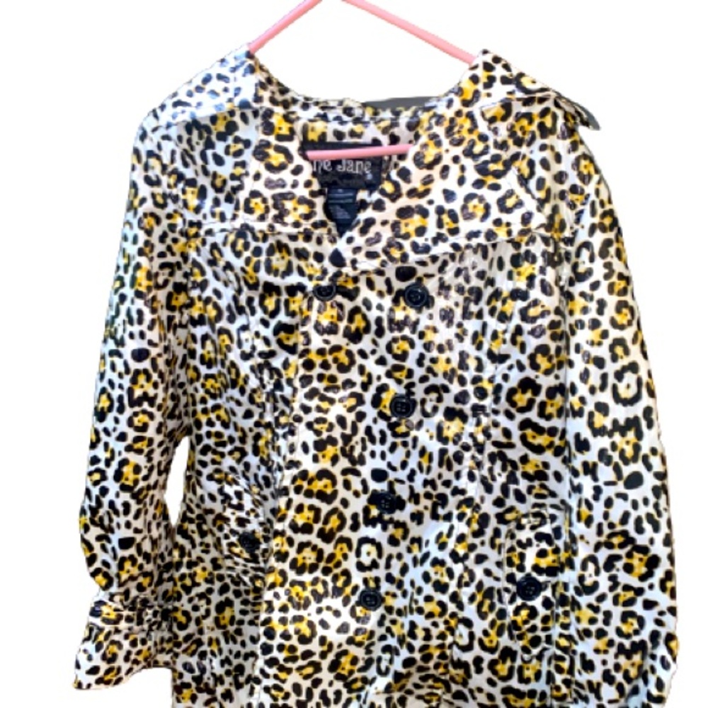 Me Jane rain coat! Super cute cheetah print rain coat. Light weight.